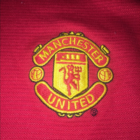 Umbro soccer jersey for Manchester Utd size Small - Picture 2 of 5